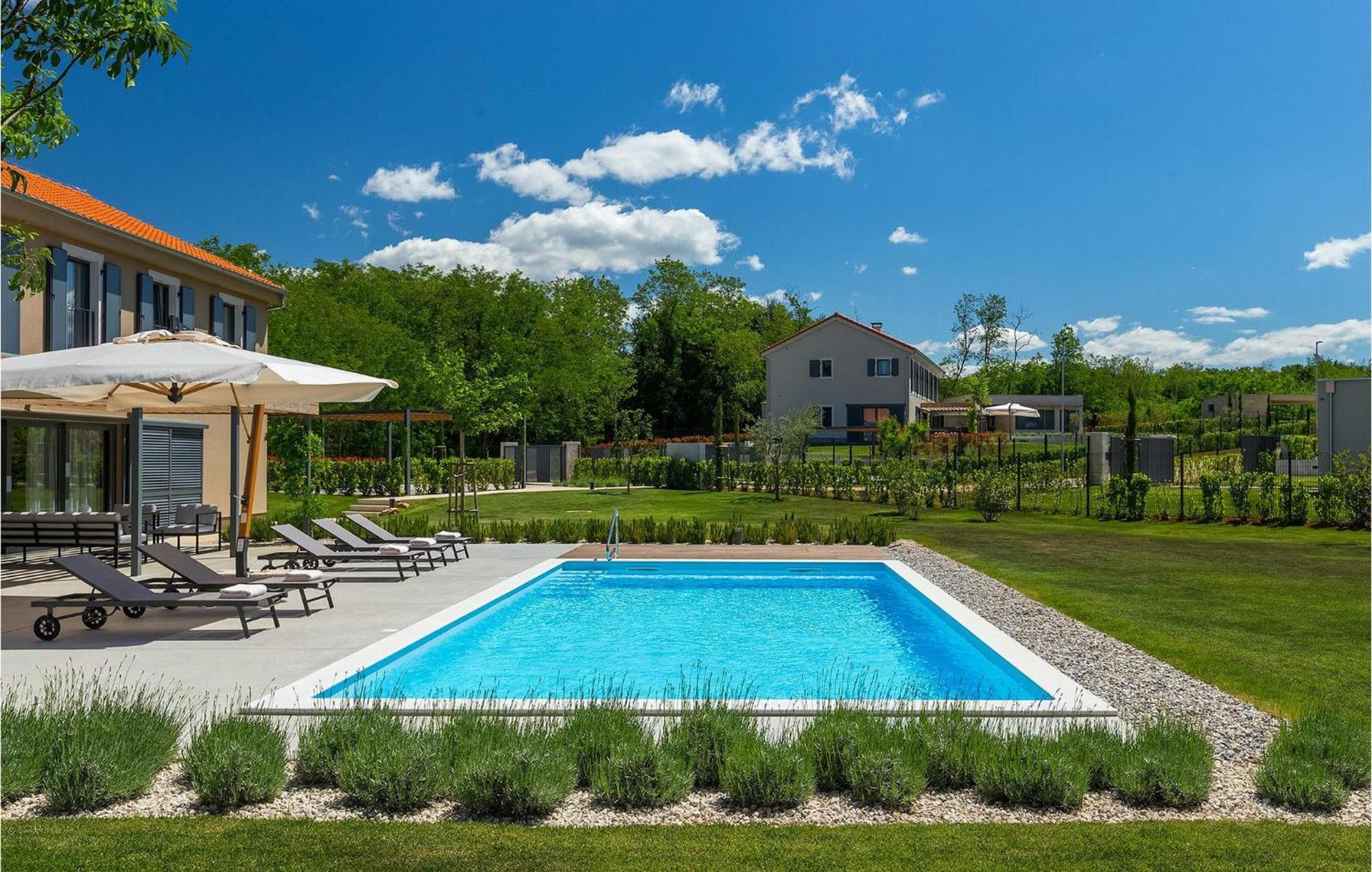 Krostula Holiday home *